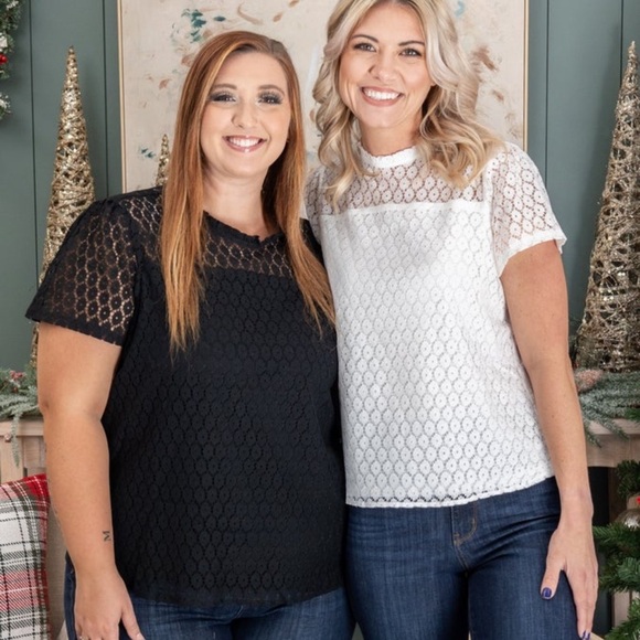 NWT Ruffled Neck Short Sleeved Lined Blouse - Picture 3 of 6